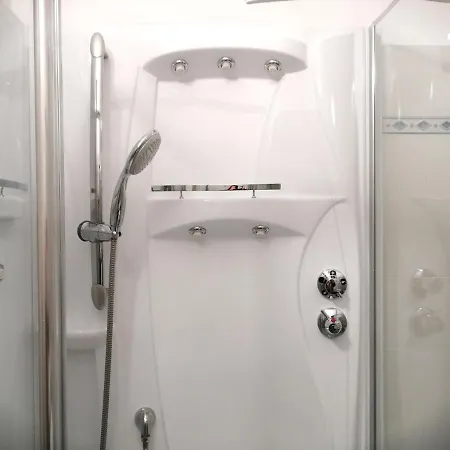 Vistalago 55 公寓 *